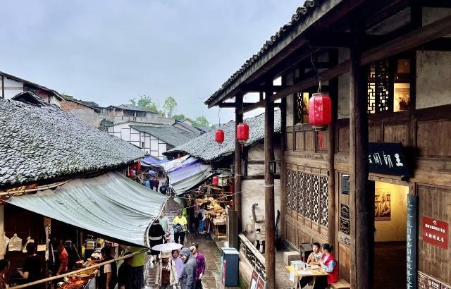 人民建议直通车丨让非遗腌菜“蹭”上旅游热 这位新农人有想法